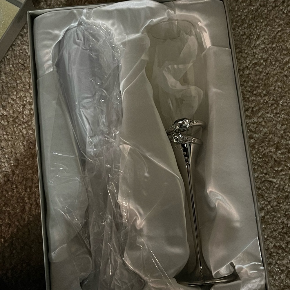 Wedding champagne flutes